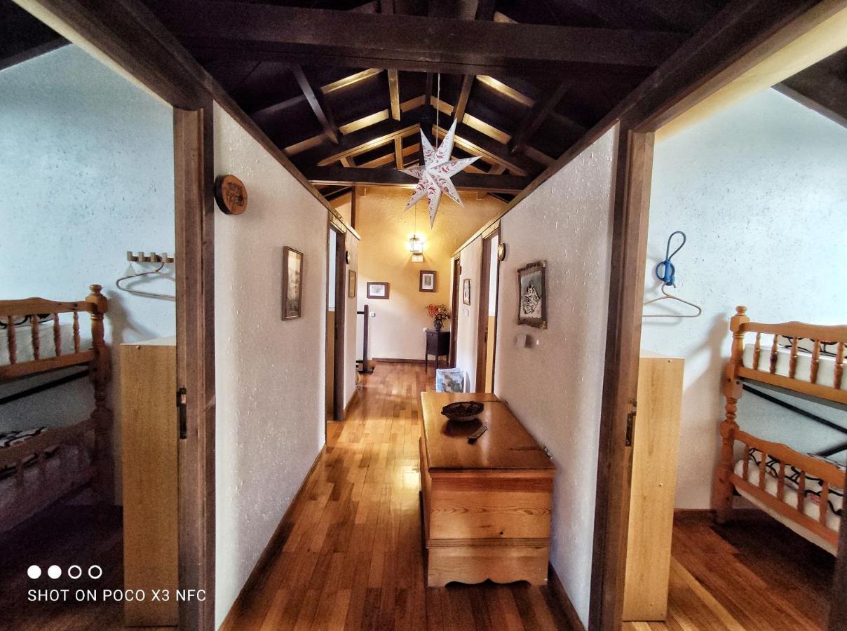 Хостел Refugio La Ardilla Real Посада-де-Вальдеон Екстер'єр фото