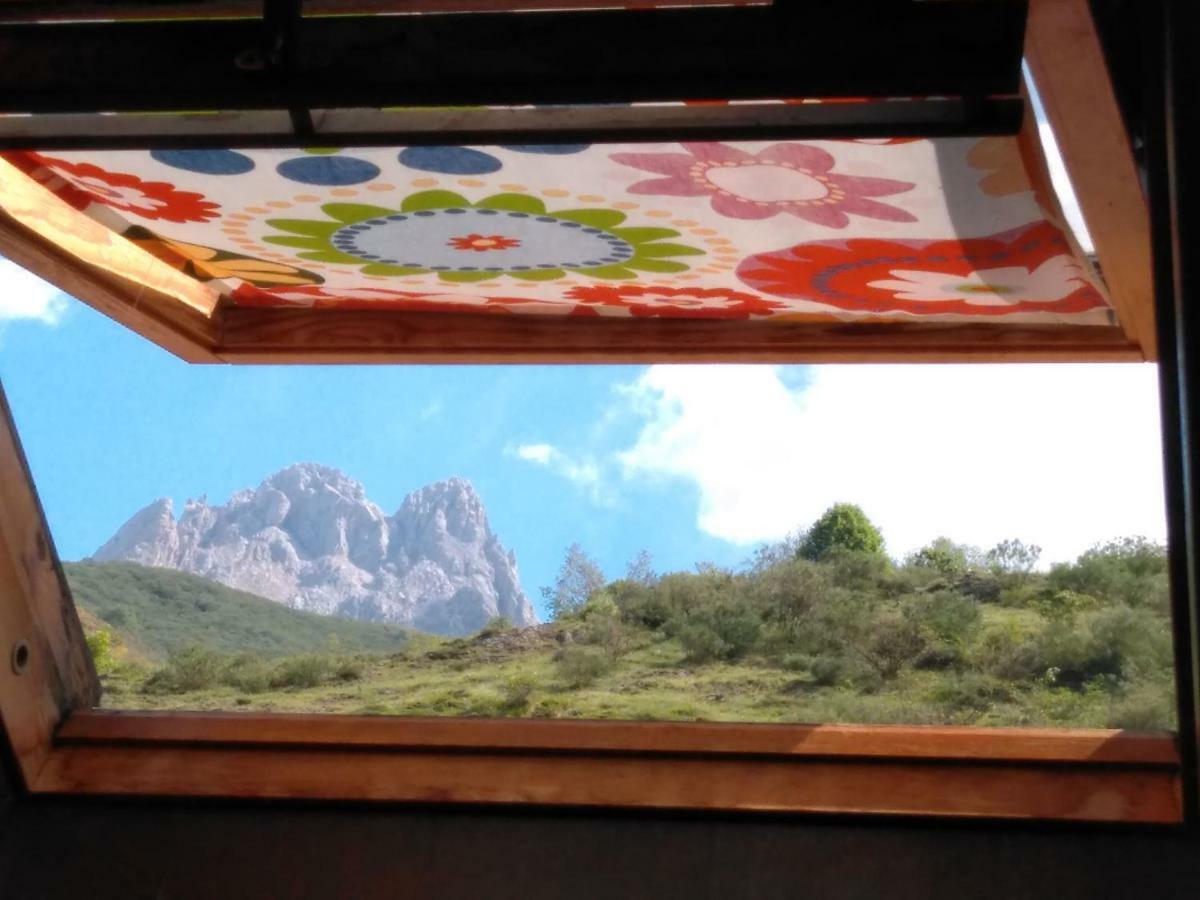 Хостел Refugio La Ardilla Real Посада-де-Вальдеон Екстер'єр фото